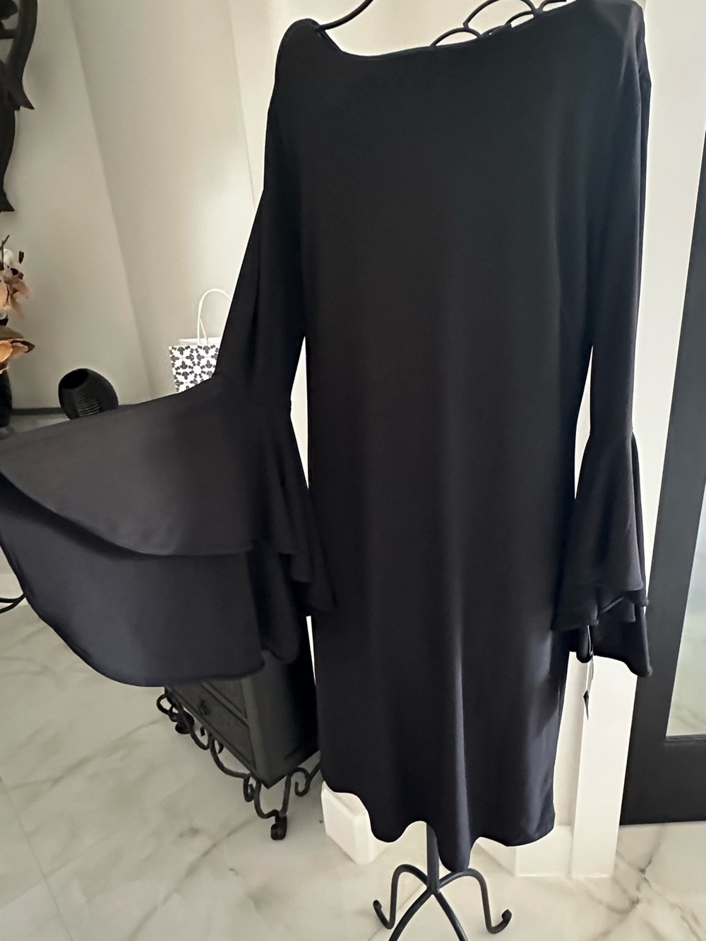 Ronni Nicole Black Long Sleeve Bell-Sleeve Dress